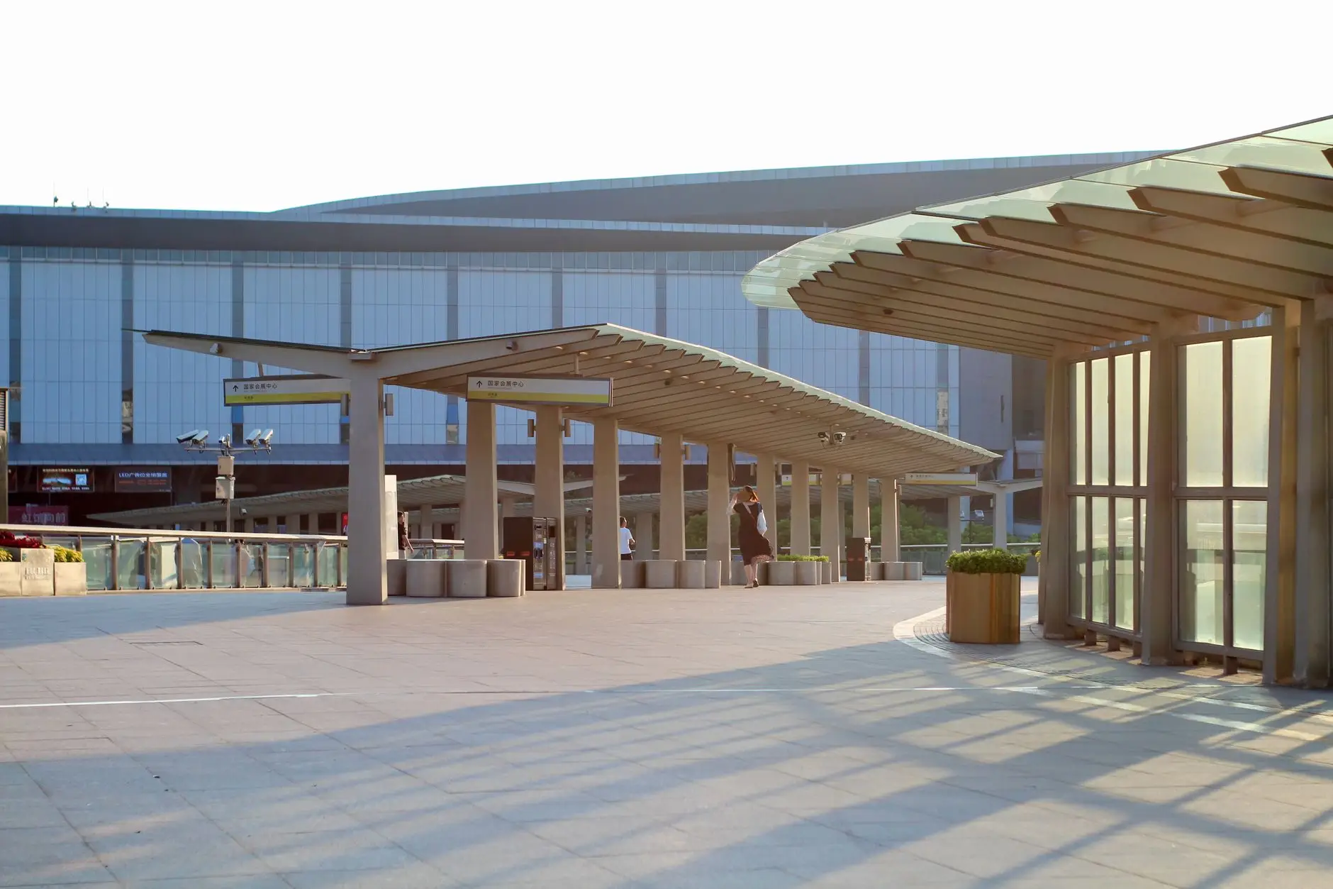 上海箜篌贸易中心2024年厨具餐具产品线升级与选型对比分析