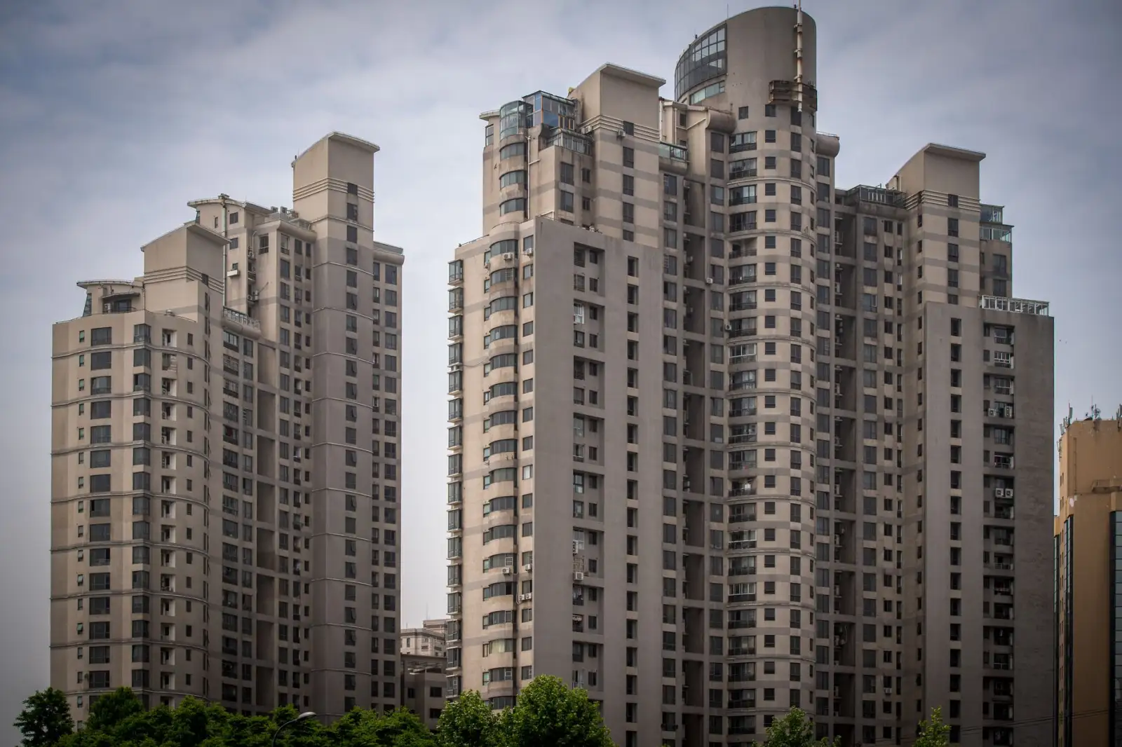 贸易服务优势解析：上海箜篌如何保障厨具餐具供应链稳定