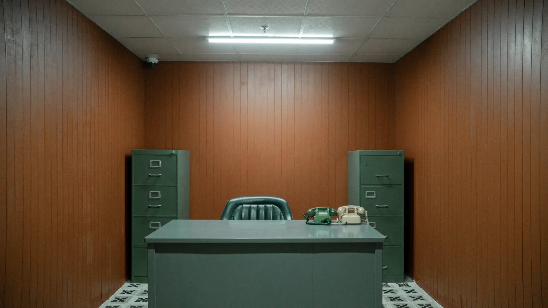 家用厨具餐具材质对比：不锈钢与陶瓷的适用场景解析