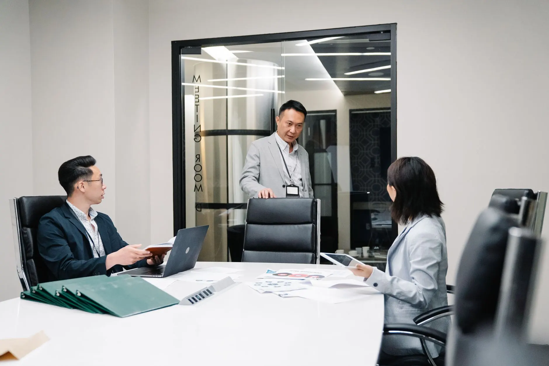 上海箜篌贸易中心2025年厨具餐具新品系列与功能升级解析